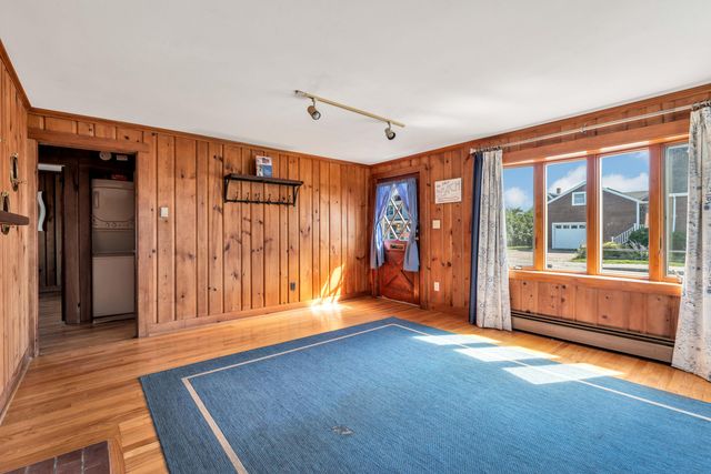411 Maravista Avenue, Teaticket, MA 02536