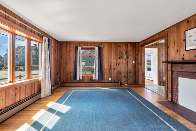 411 Maravista Avenue, Teaticket, MA 02536