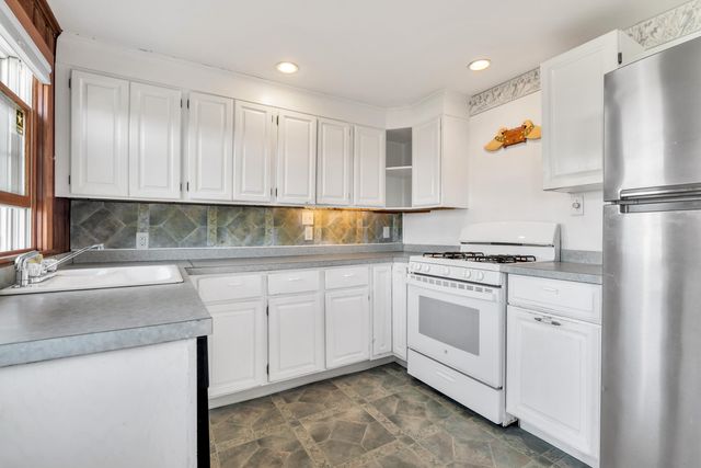 411 Maravista Avenue, Teaticket, MA 02536