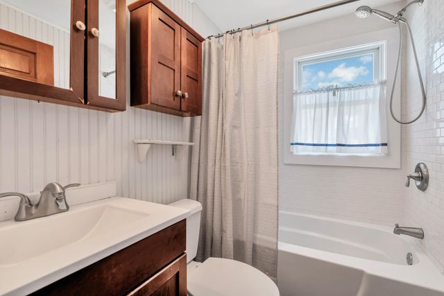 411 Maravista Avenue, Teaticket, MA 02536