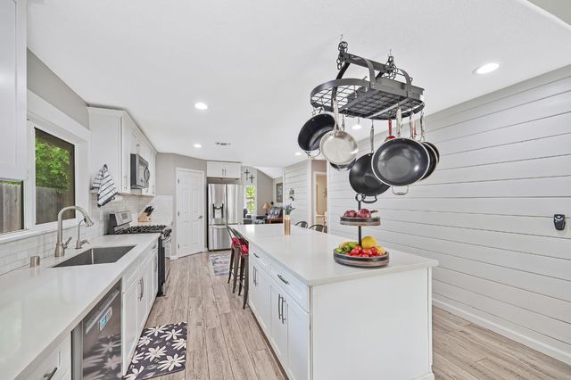 7548 Sycamore Dr, Citrus Heights, CA 95610