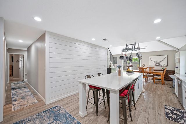 7548 Sycamore Dr, Citrus Heights, CA 95610