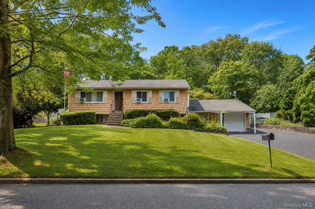 35 Hart Street, Port Jefferson Station, NY 11776 — exterior