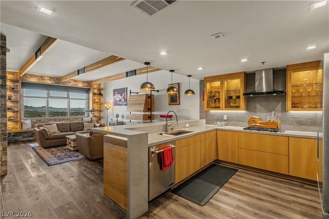 150 Las Vegas Boulevard 2015, Las Vegas, NV 89101
