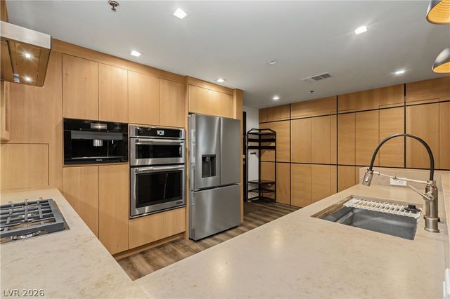150 Las Vegas Boulevard 2015, Las Vegas, NV 89101