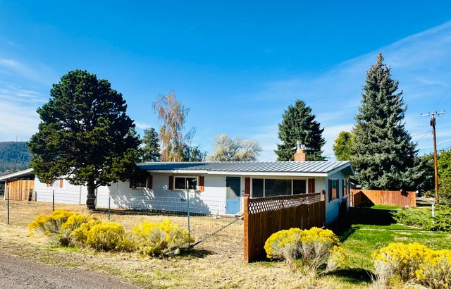 300 Mt Pitt Street, Klamath Falls, OR 97601