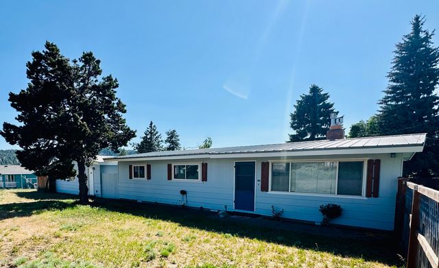 300 Mt Pitt Street, Klamath Falls, OR 97601