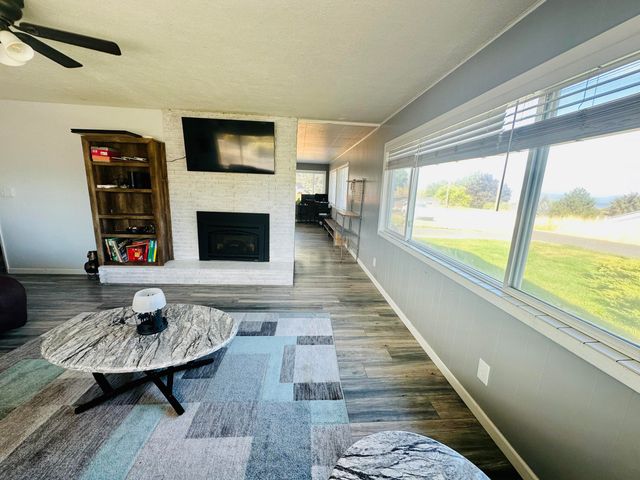 300 Mt Pitt Street, Klamath Falls, OR 97601