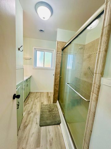 300 Mt Pitt Street, Klamath Falls, OR 97601