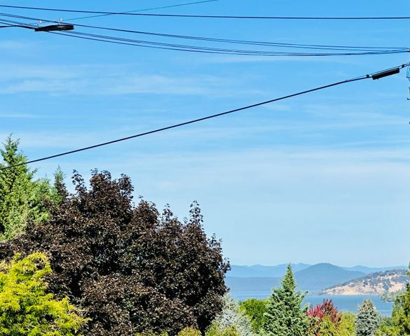 300 Mt Pitt Street, Klamath Falls, OR 97601