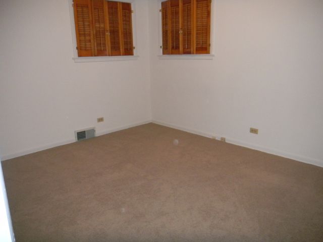 9054 Bennett Avenue 2, Skokie, IL 60203