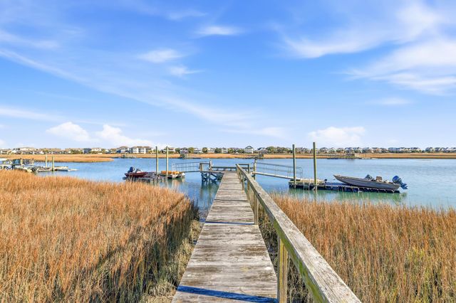 46 High Hammock Way, Pawleys Island, SC 29585