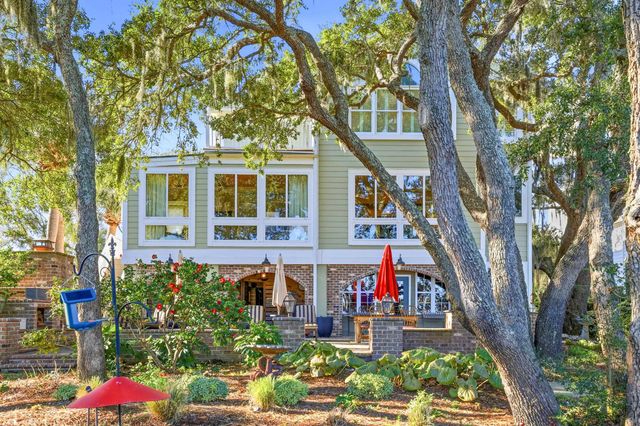 46 High Hammock Way, Pawleys Island, SC 29585