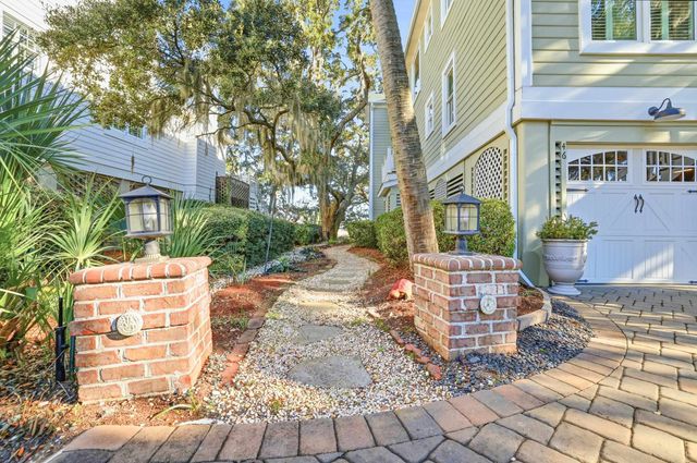 46 High Hammock Way, Pawleys Island, SC 29585