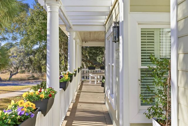 46 High Hammock Way, Pawleys Island, SC 29585
