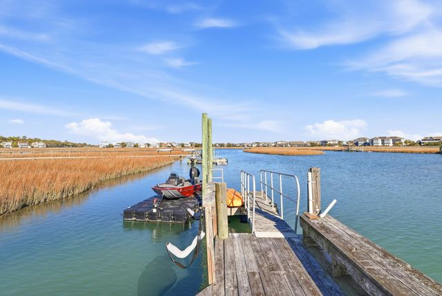 46 High Hammock Way, Pawleys Island, SC 29585