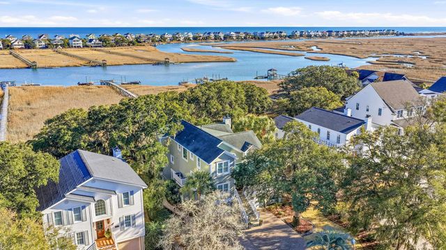 46 High Hammock Way, Pawleys Island, SC 29585
