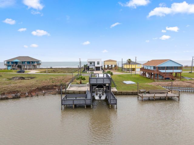 1402 County Road 230 230, Sargent, TX 77414