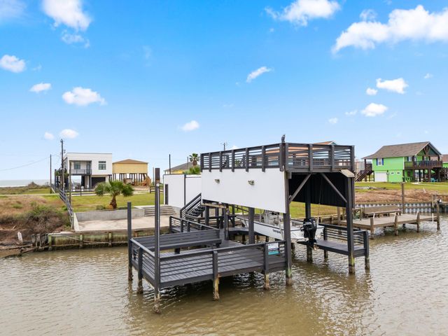 1402 County Road 230 230, Sargent, TX 77414