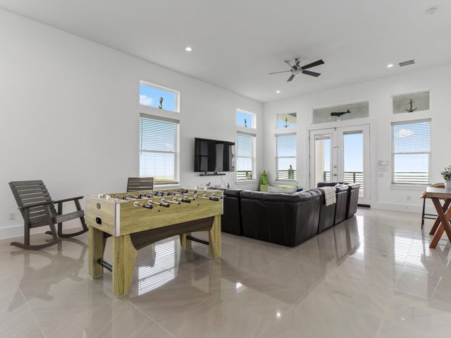 1402 County Road 230 230, Sargent, TX 77414