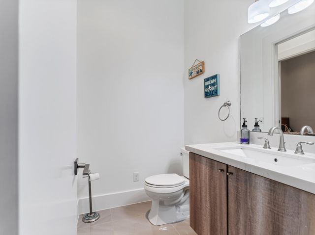 1402 County Road 230 230, Sargent, TX 77414