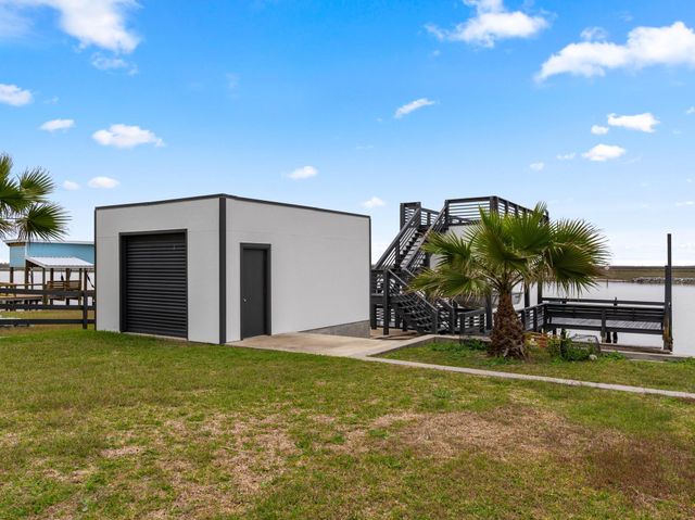 1402 County Road 230 230, Sargent, TX 77414