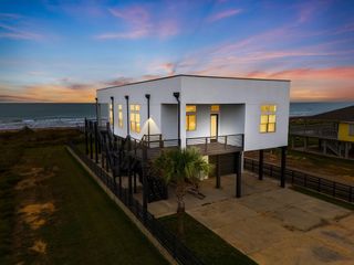 1402 County Road 230 230, Sargent, TX 77414