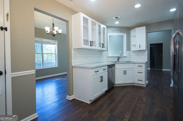 413 Vista Way, Loganville, GA 30052