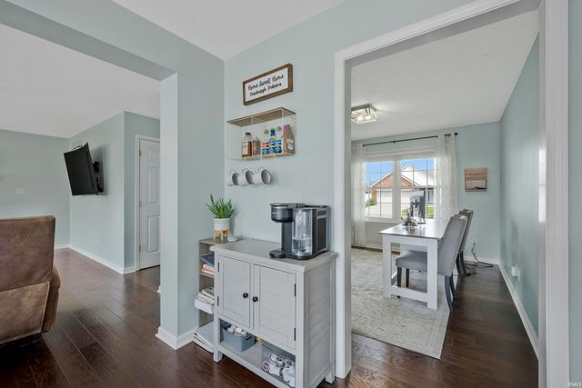 5801 Kevin Court, Newburgh, IN 47630