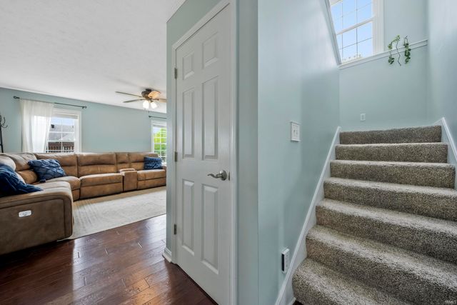5801 Kevin Court, Newburgh, IN 47630
