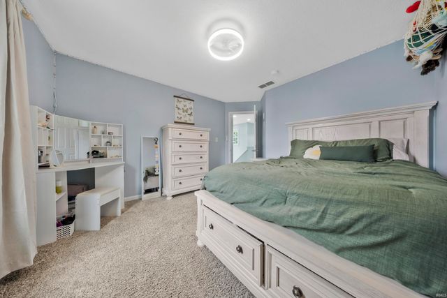 5801 Kevin Court, Newburgh, IN 47630