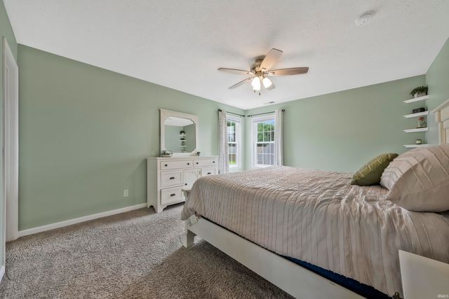 5801 Kevin Court, Newburgh, IN 47630