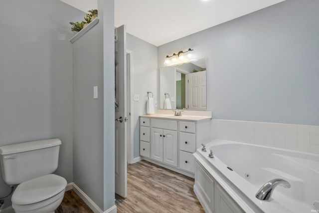 5801 Kevin Court, Newburgh, IN 47630