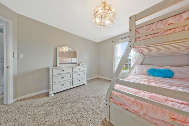 5801 Kevin Court, Newburgh, IN 47630
