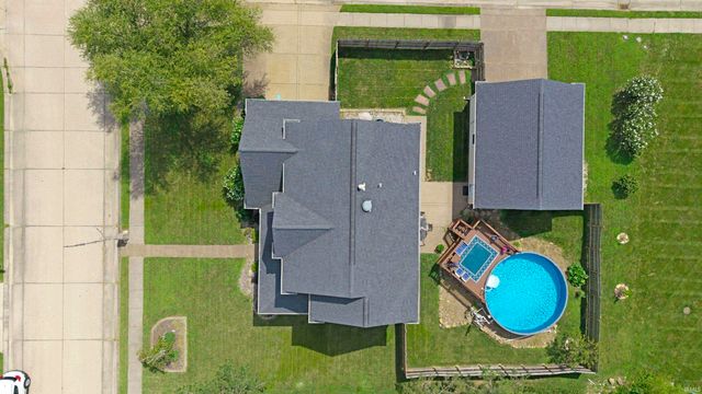 5801 Kevin Court, Newburgh, IN 47630