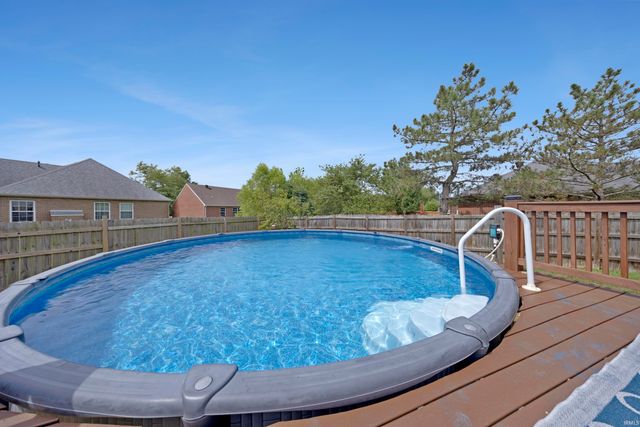 5801 Kevin Court, Newburgh, IN 47630