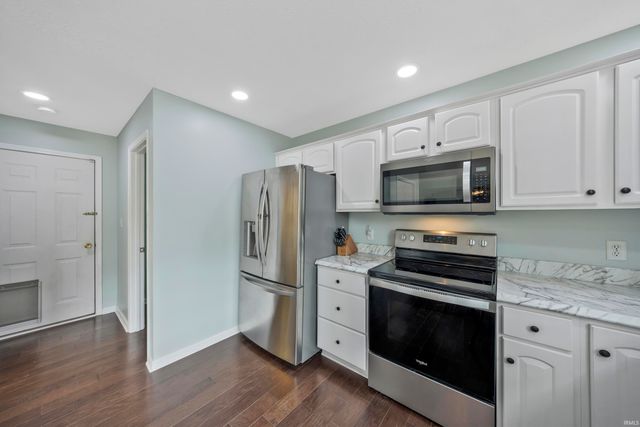 5801 Kevin Court, Newburgh, IN 47630