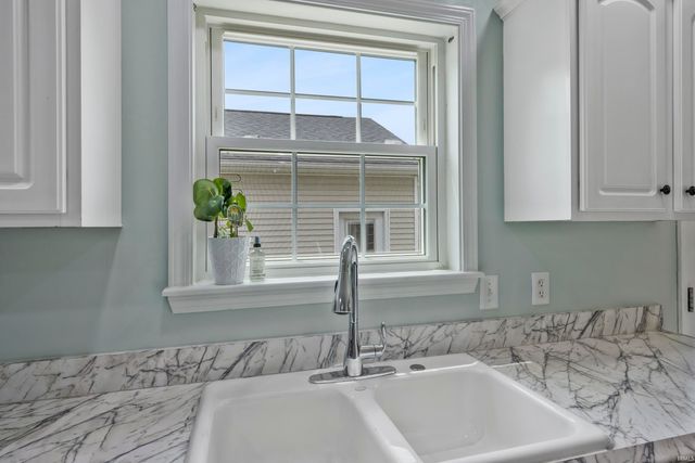 5801 Kevin Court, Newburgh, IN 47630