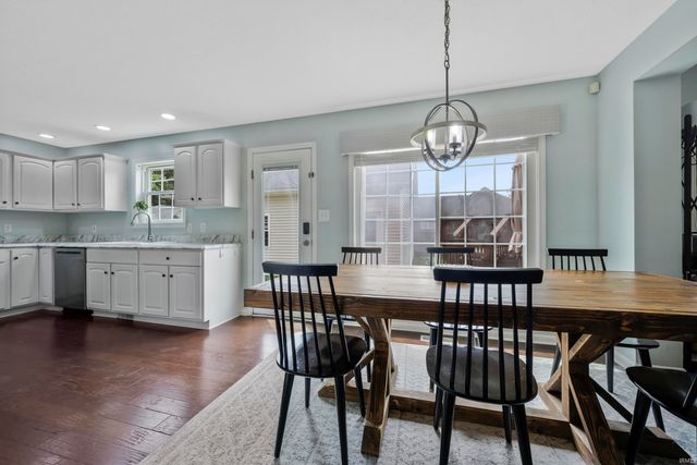 5801 Kevin Court, Newburgh, IN 47630
