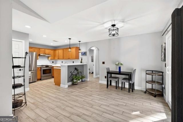 130 Grove Park Lane, Woodstock, GA 30189