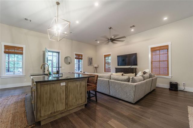 31 Park Street, Carlton Landing, OK 74432