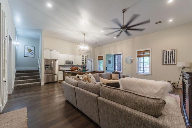 31 Park Street, Carlton Landing, OK 74432