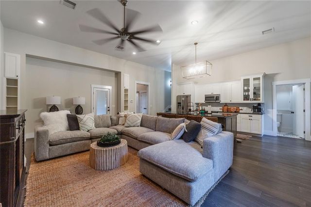 31 Park Street, Carlton Landing, OK 74432