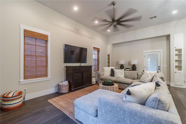 31 Park Street, Carlton Landing, OK 74432
