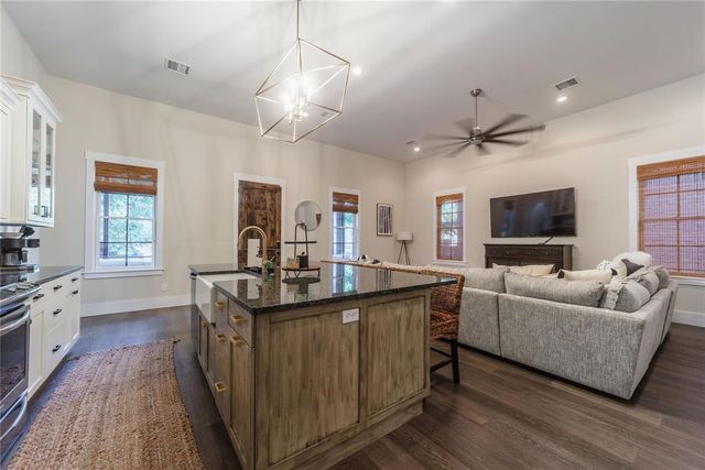 31 Park Street, Carlton Landing, OK 74432