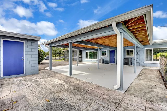 208 NW 1st Street 208, Boynton Beach, FL 33435