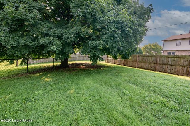 308 Falcon Ct, Elizabethtown, KY 42701