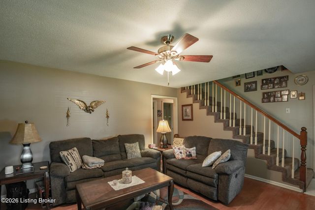 308 Falcon Ct, Elizabethtown, KY 42701