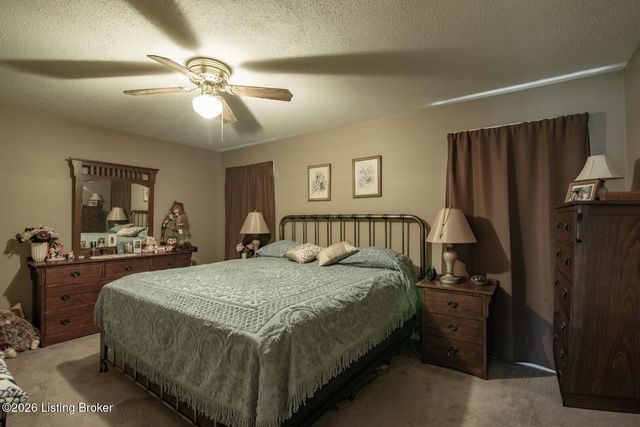 308 Falcon Ct, Elizabethtown, KY 42701
