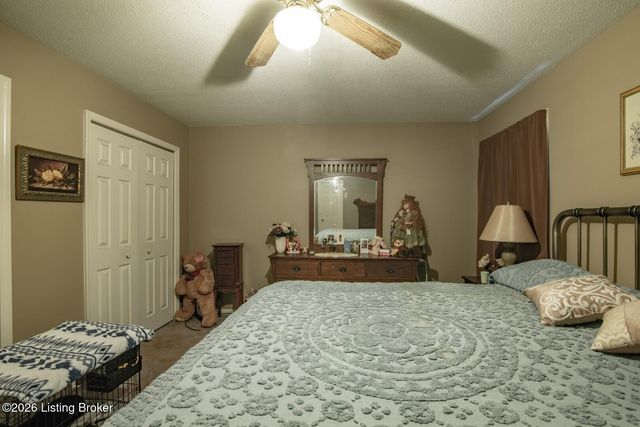308 Falcon Ct, Elizabethtown, KY 42701